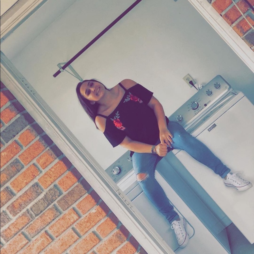 Cold shoulder top